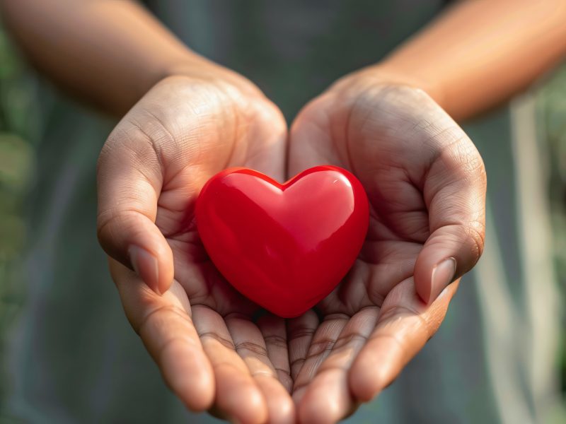 De ce costă atât de mult să fim oameni?